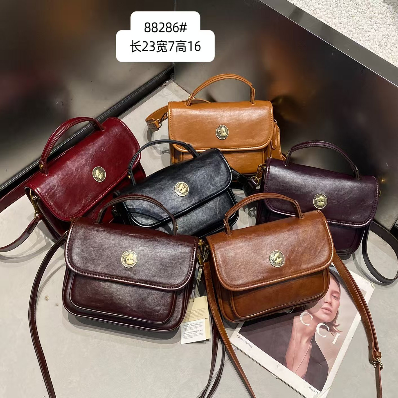 沐卡里复古牛皮邮差包新款手提包