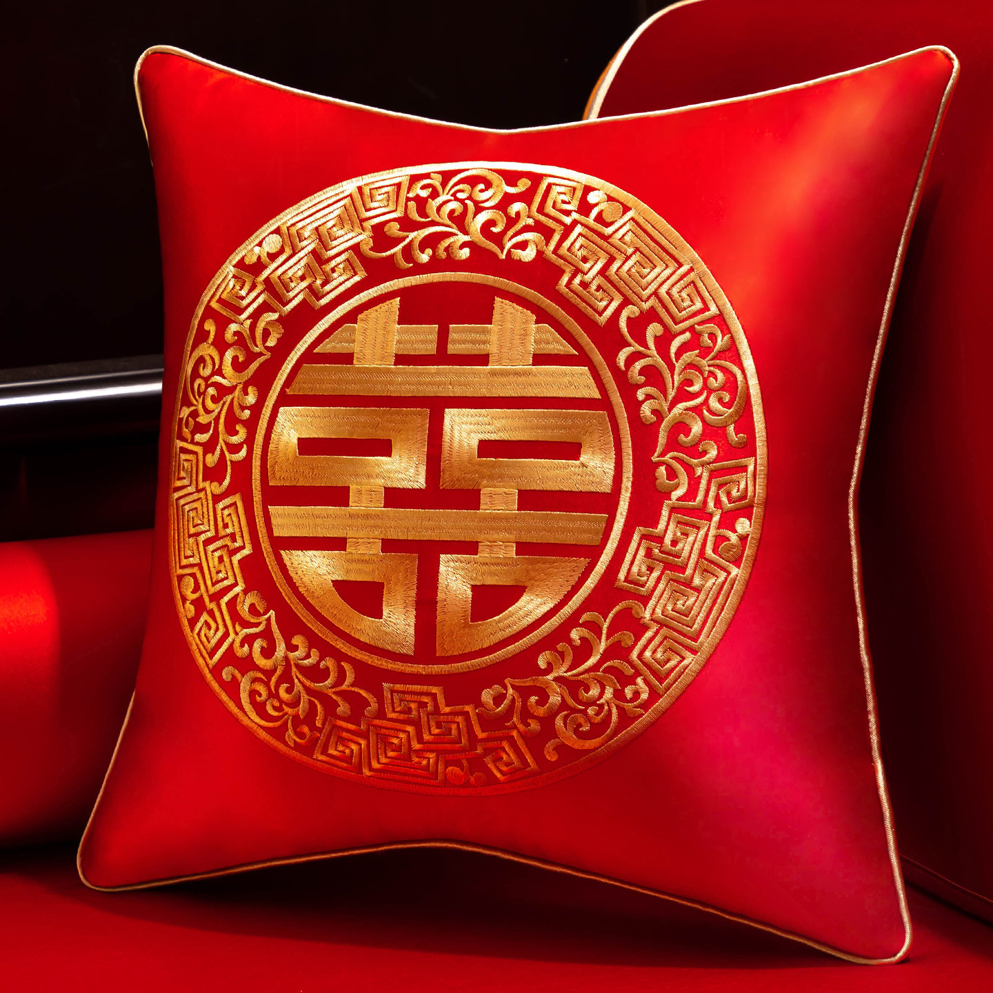 喜字结婚抱枕一对红色客厅沙发婚庆靠垫婚礼婚房压床装饰新婚枕头