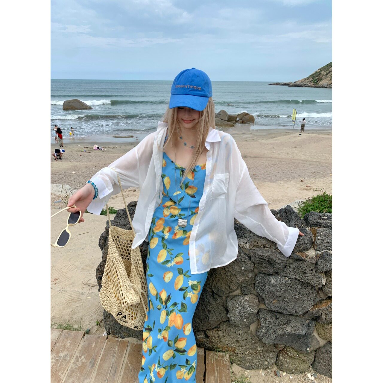 胖mm海边度假沙滩裙印花吊带连衣裙女秋季新款多巴胺穿搭拍照长裙