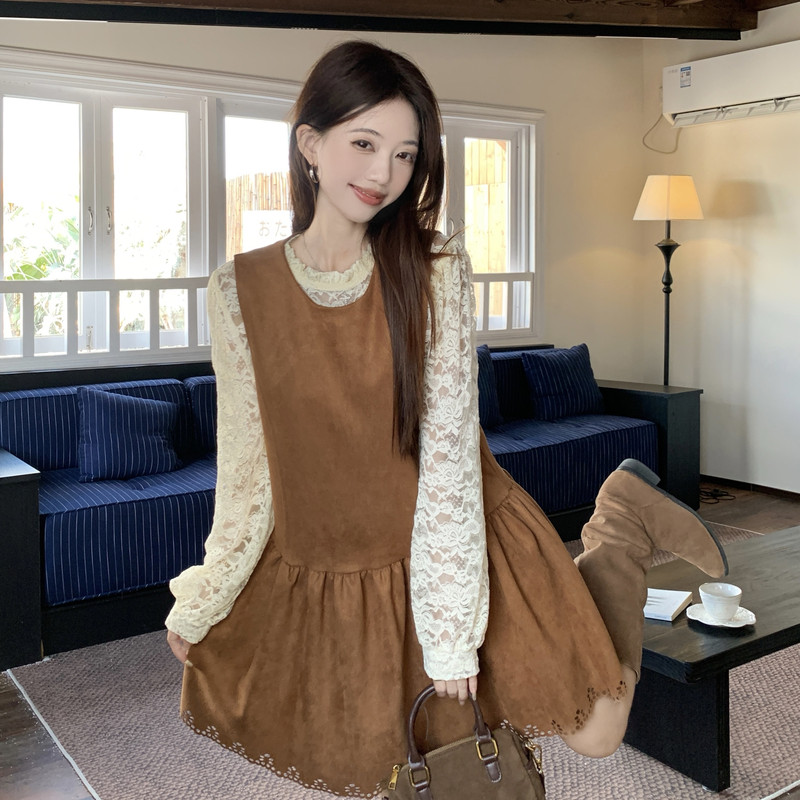 胖mm别致绝美麂皮绒背心裙女冬季新款超火减龄洋气蕾丝打底衫套装