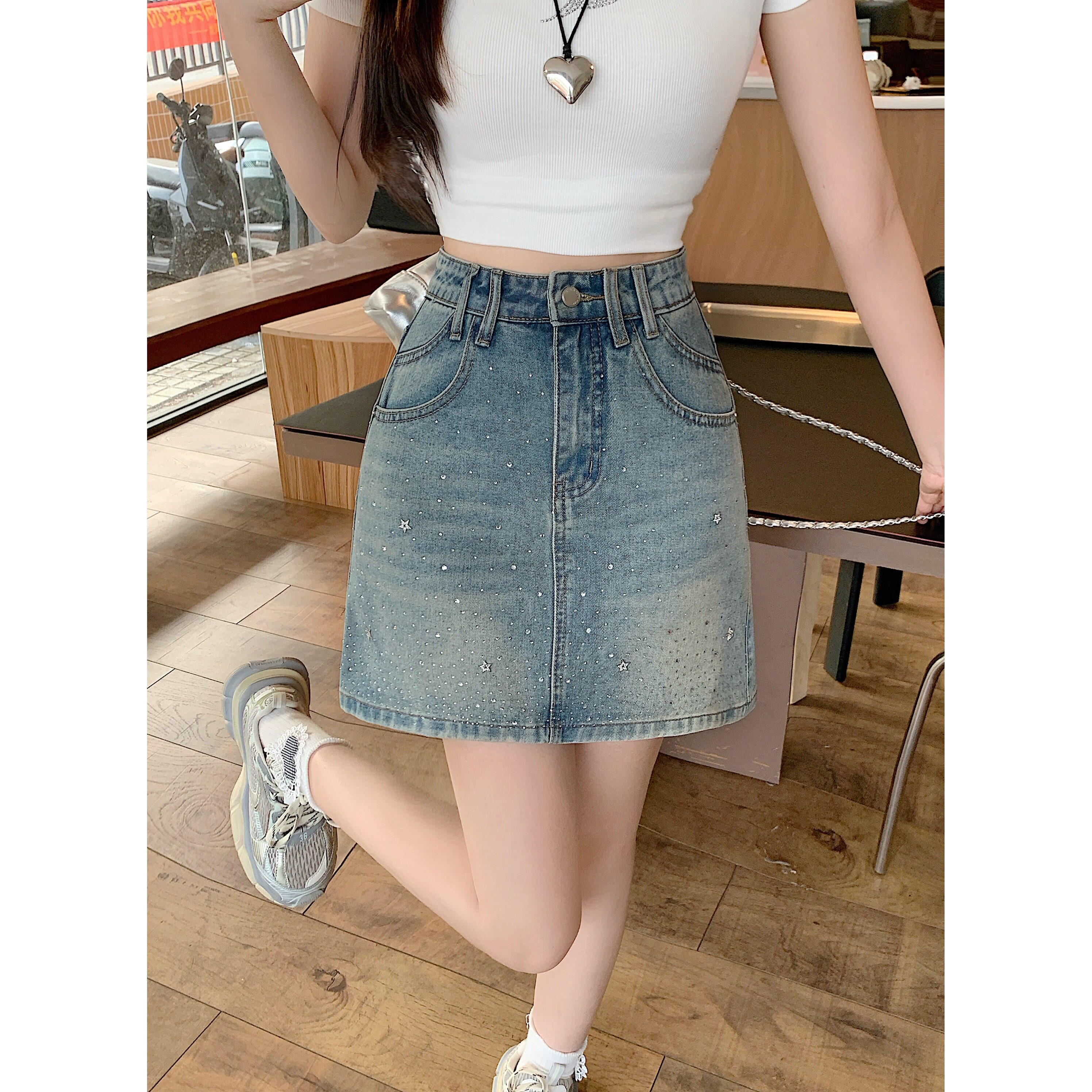 大码胖mm韩版高级感烫钻高腰牛仔半身裙女防走光显瘦A字包臀短裙