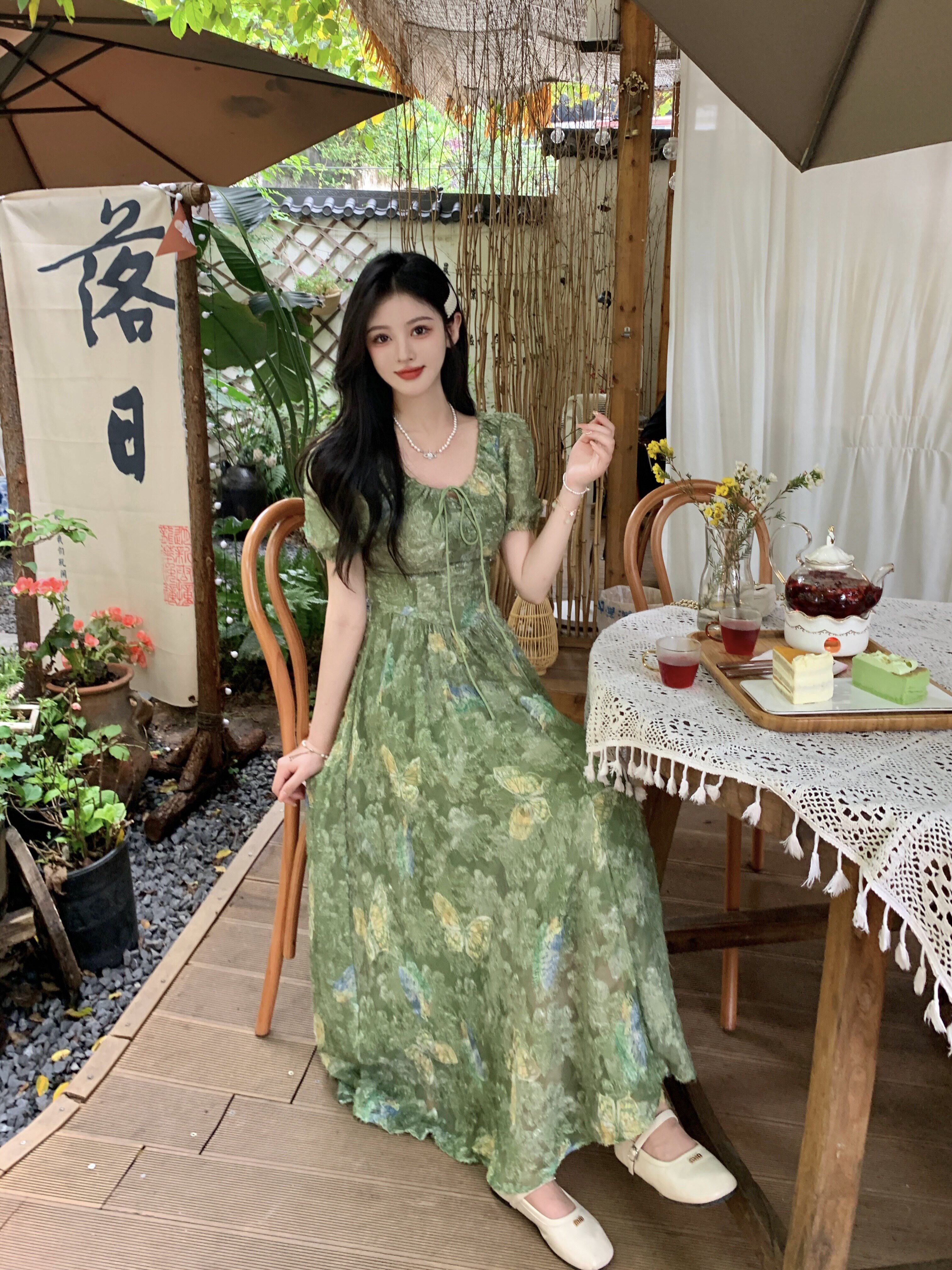 大码胖mm法式超好看森系碎花连衣裙女夏新款别致绝美显瘦绿色裙子