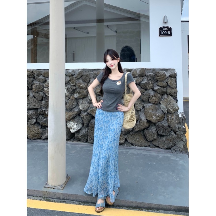 大码胖mm甜辣小猫卡通刺绣方领短袖T恤女碎花鱼尾半身长裙两件套
