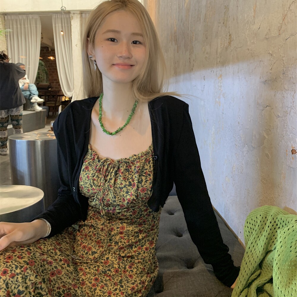 胖mm复古碎花吊带连衣裙女春夏新款出门拍照巨显身材收腰绝美长裙