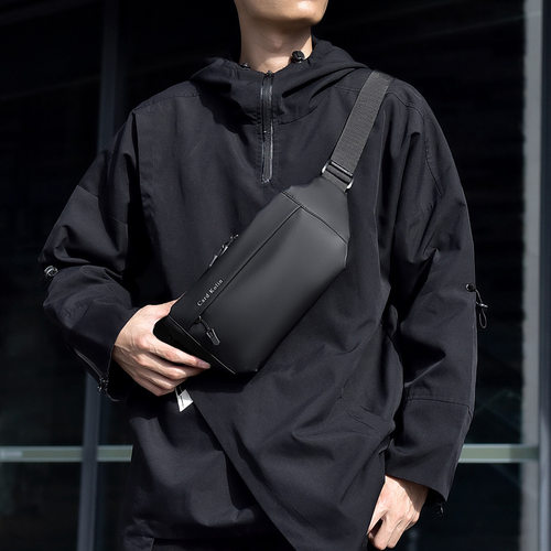 Card Kolin男士胸包潮流斜挎包户外运动腰包时尚多功能男士小挎包