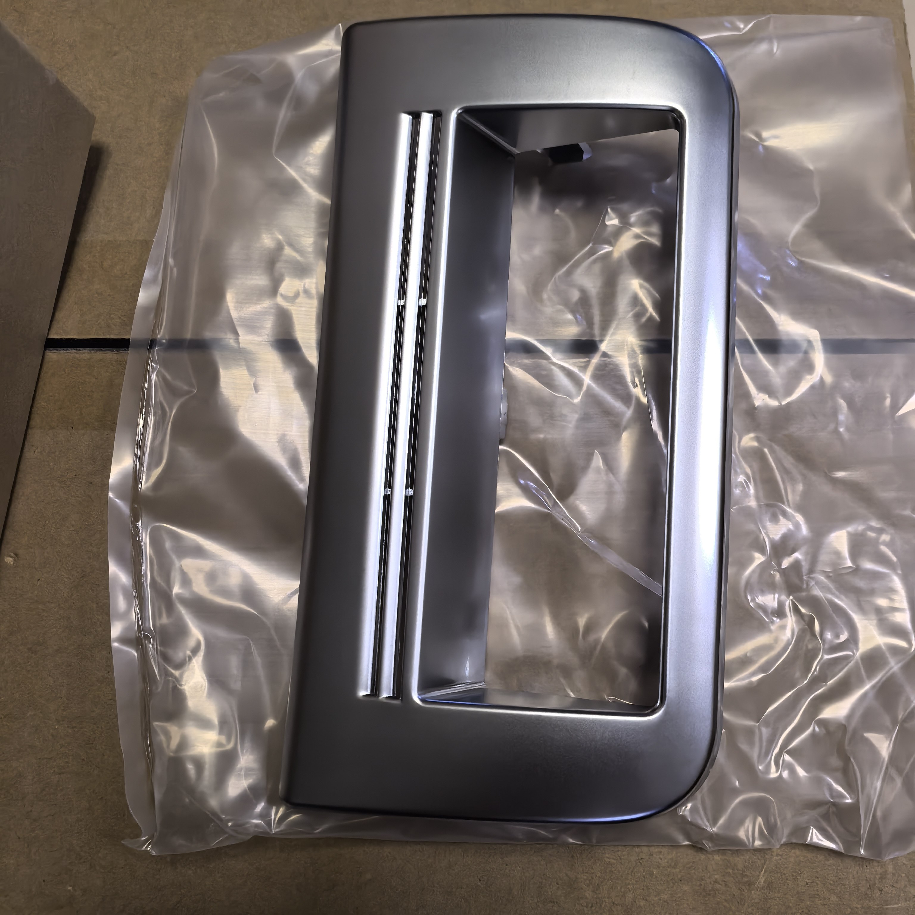 奔驰W212后排座椅CD机DVD装饰框E200 E260 E300 E350 E400L E500