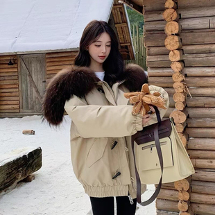 静腾宣牛角扣短款2025年冬季新款90白鹅绒羽绒服女连帽皮草派克服