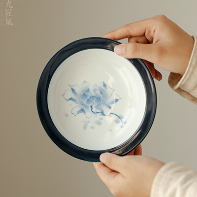 手绘釉下彩蓝莲花盖碗壶承