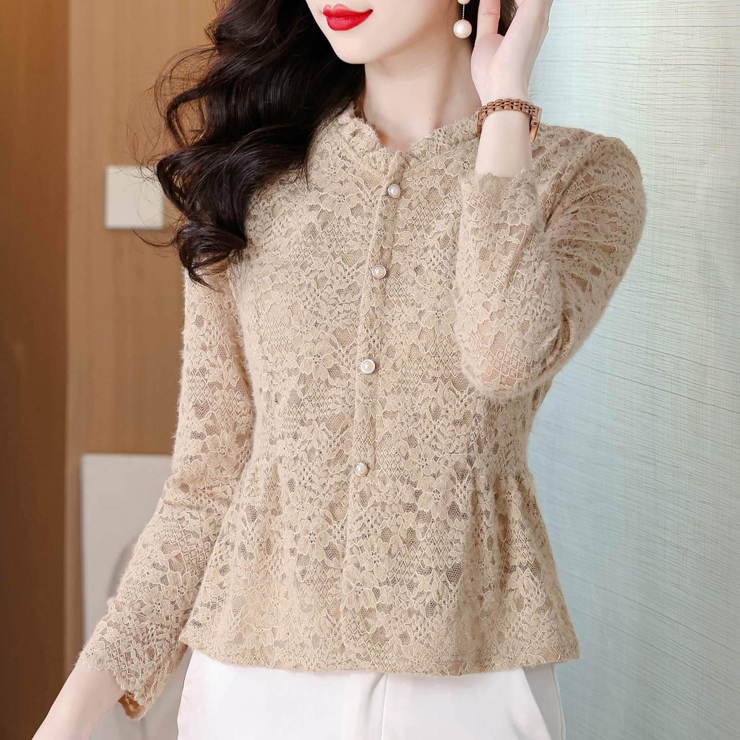 时尚磨毛加厚蕾丝打底衫女秋冬气质显瘦长袖小衫减龄洋气妈妈上衣