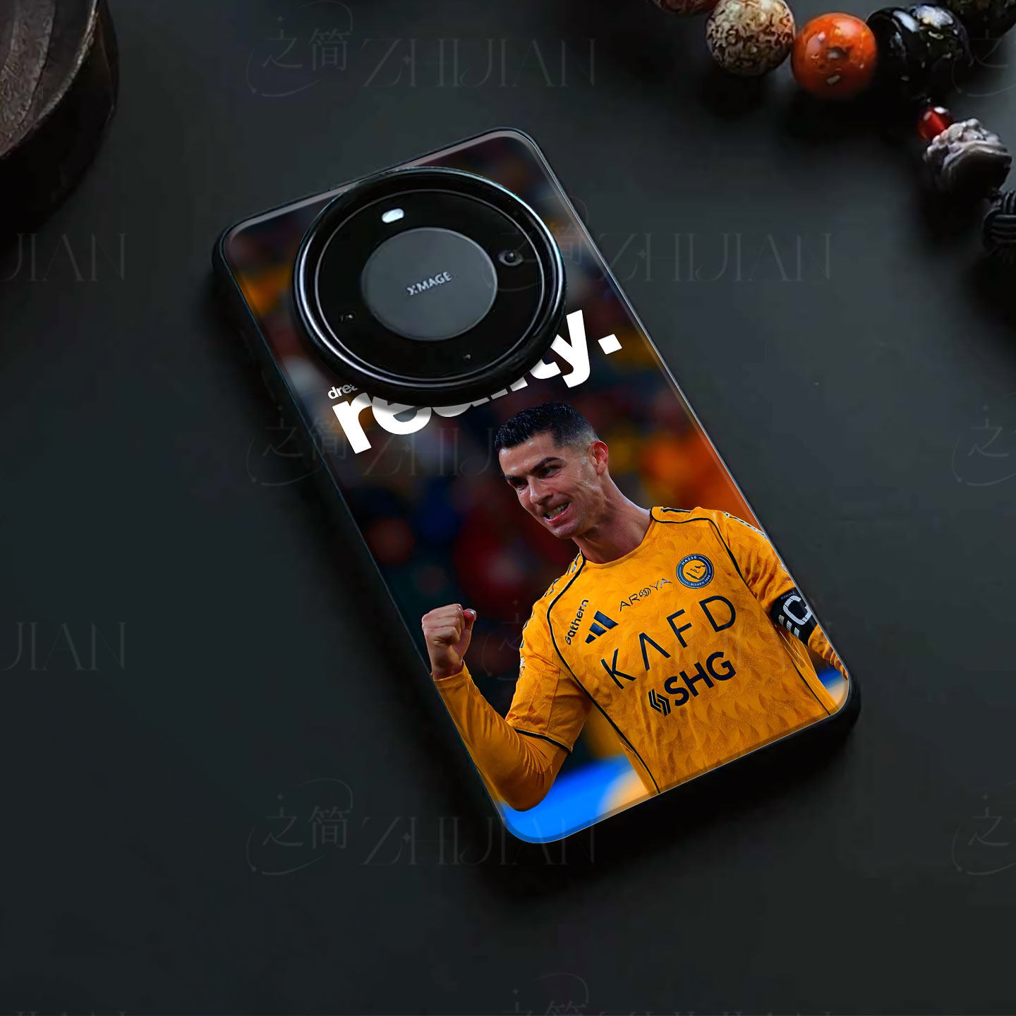 C罗黄衣握拳磁吸磨砂黑框电镀玻璃手机壳适用苹果iphone17promax华为P40PRO红米K60至尊版红米TURBO31加13T