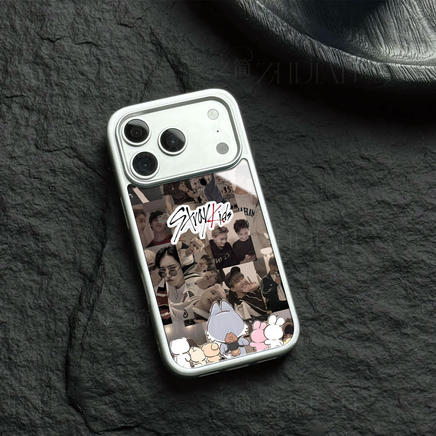 StrayKids拼贴磁吸磨砂黑框电镀玻璃手机壳适用苹果iphone17promax华为IQOONEO8荣耀60SEOPPOFINDX9PRO1加ACE