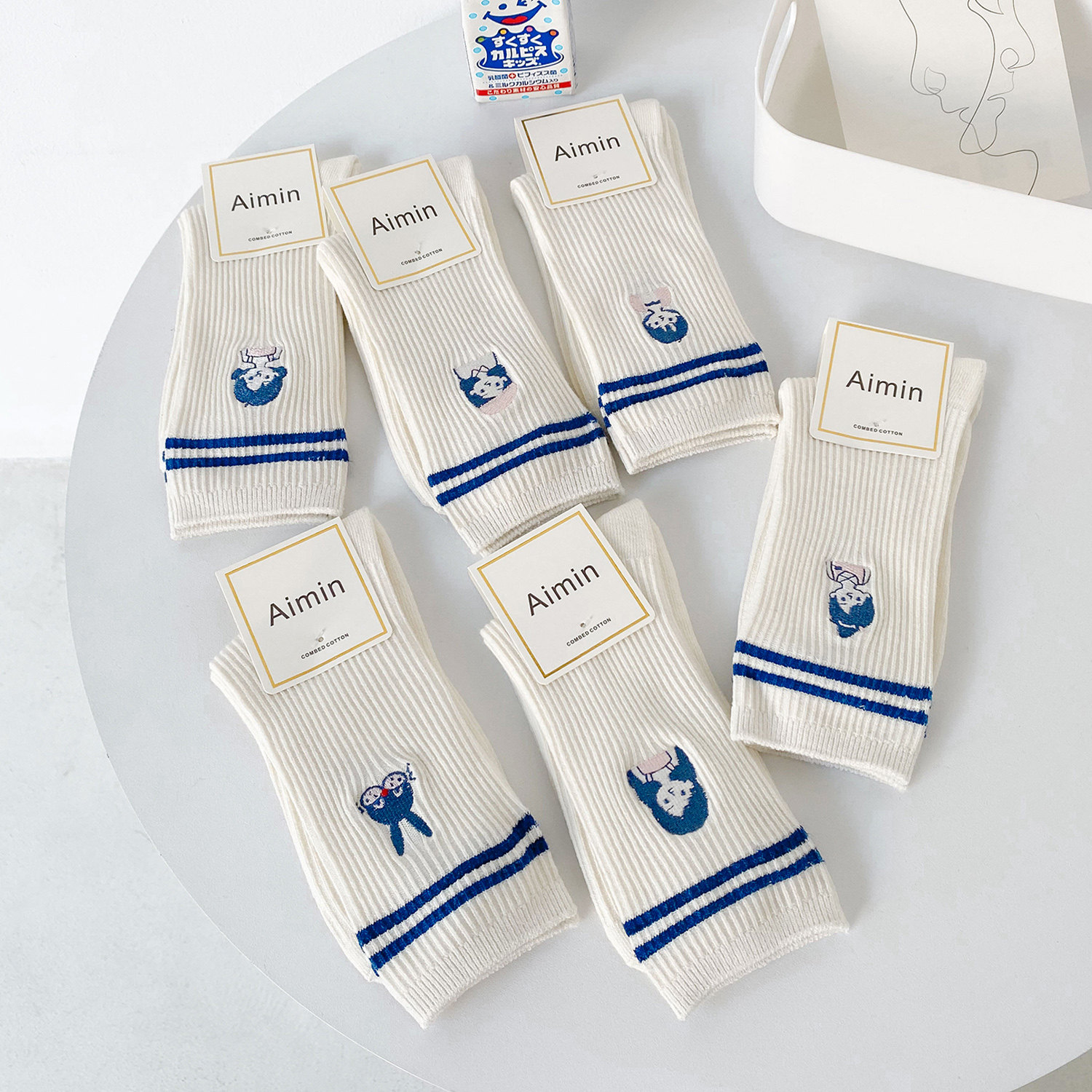 袜子女克莱因蓝可爱女孩头像日系韩版ins潮百搭刺绣学院风白袜