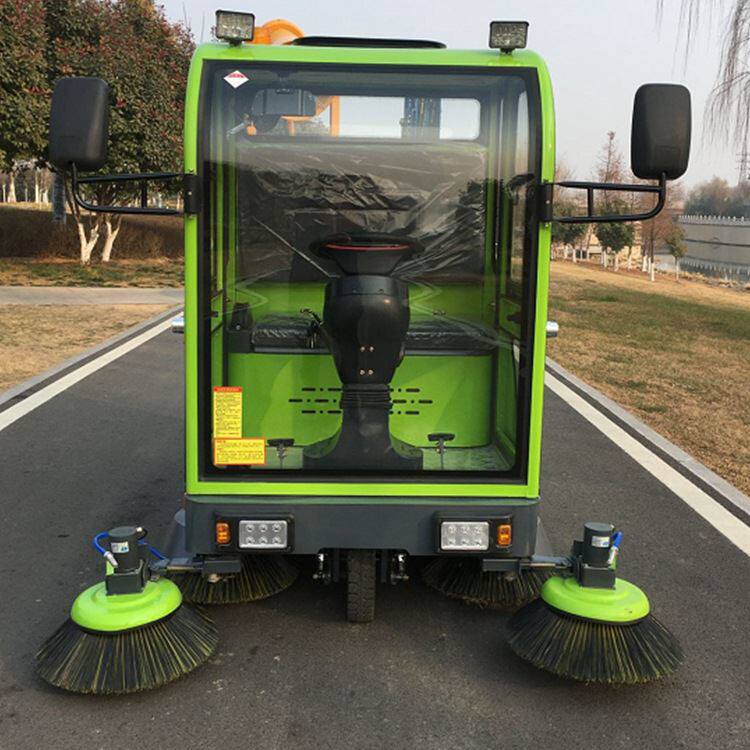 奥莱扫地车 滑移式装载机扫地机 大型道路施工清扫车