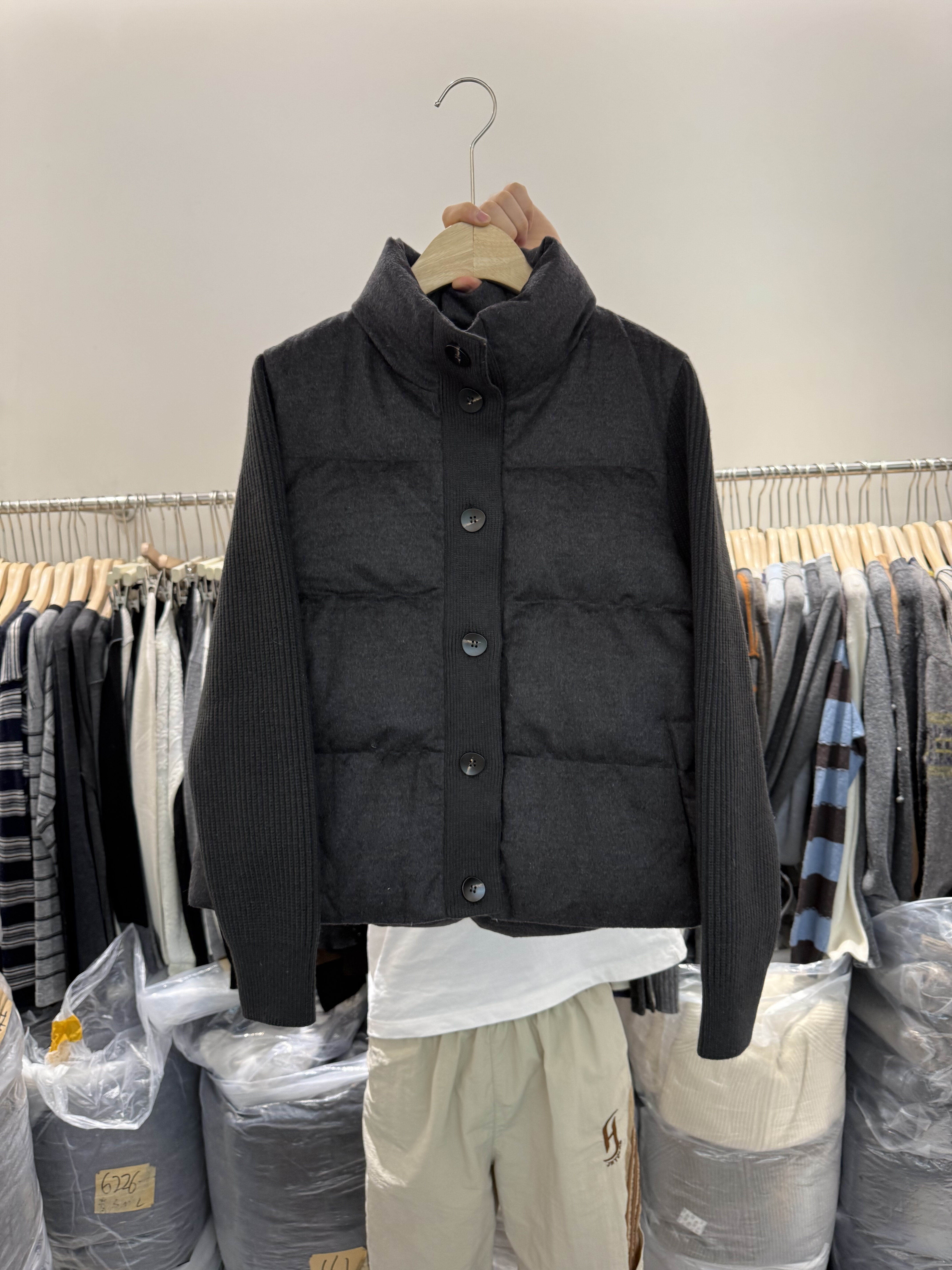 针织拼接长袖短款90白鹅绒羽绒服