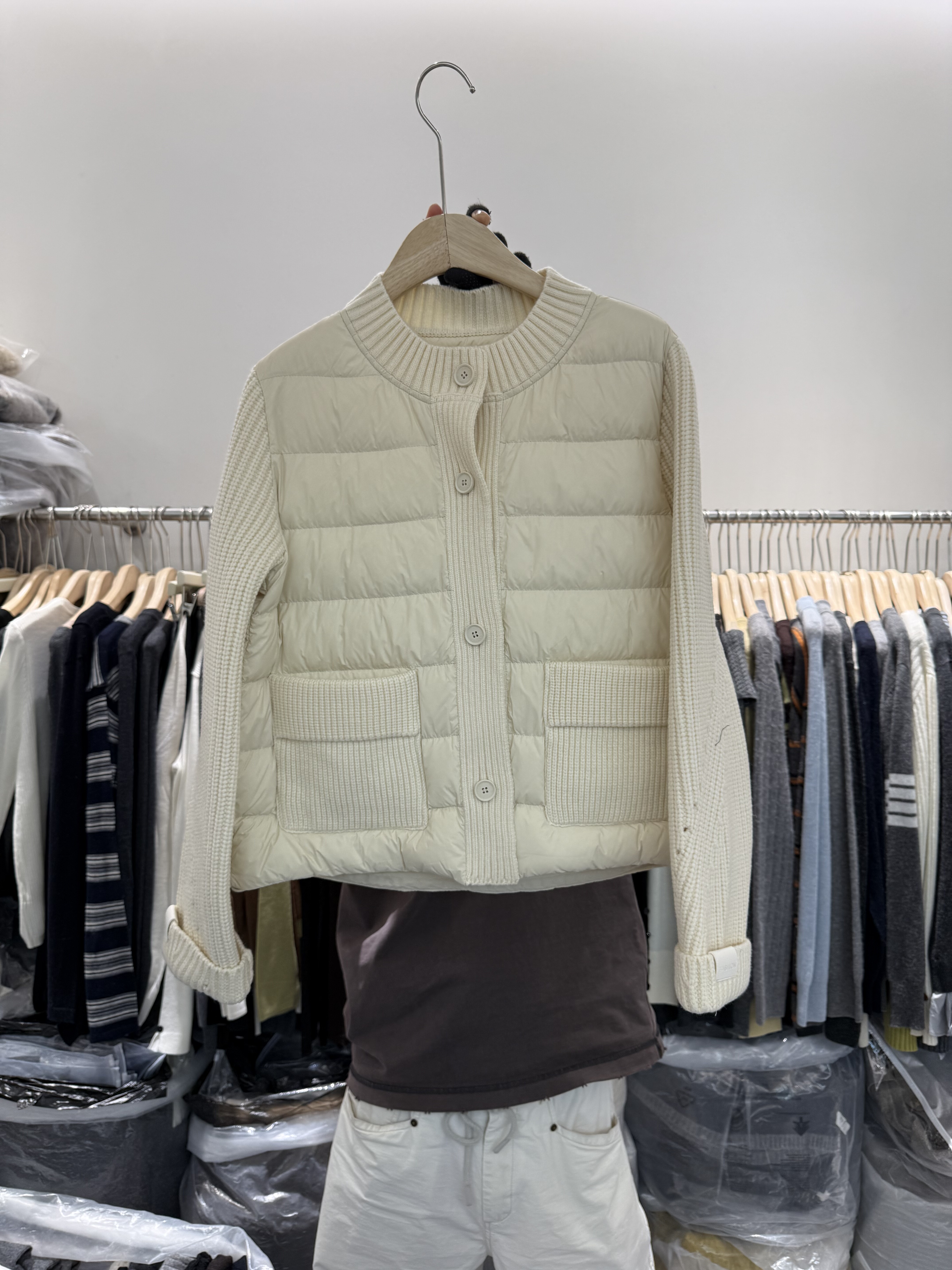 圆领针织袖拼接90白鹅绒羽绒服