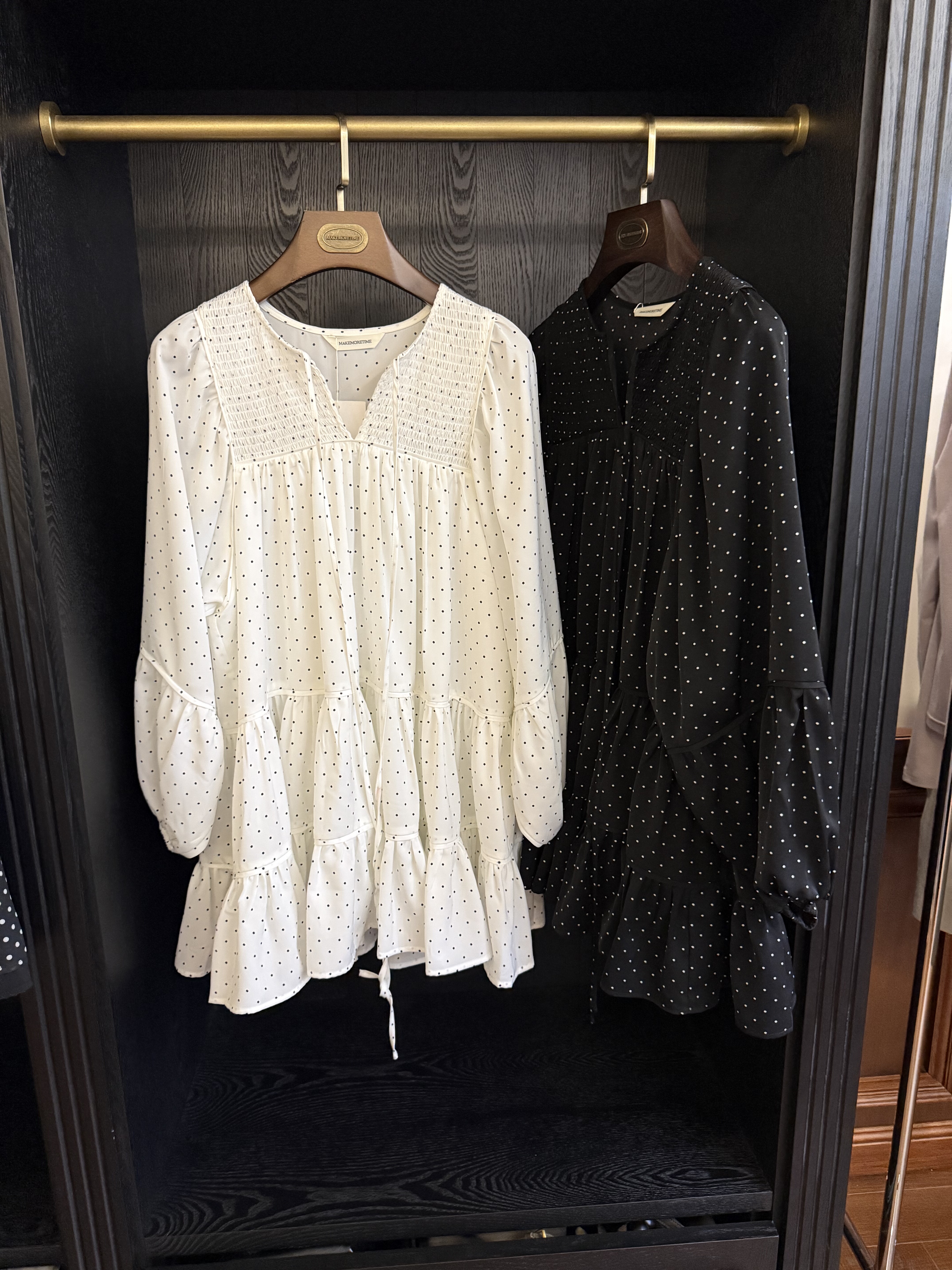 韩国make时尚高级感V领抽绳白色连衣裙波点气质显瘦度假温柔超仙