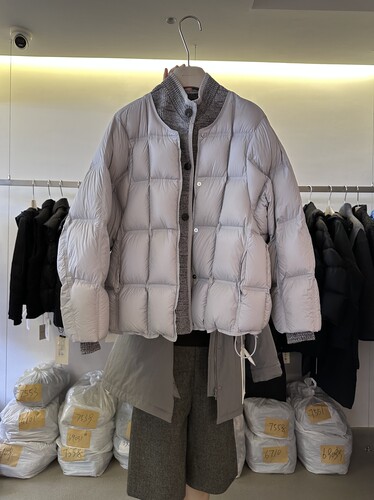 欧货69058时尚高级感圆领拼色格子羽绒服女假两件90白鸭绒面包服