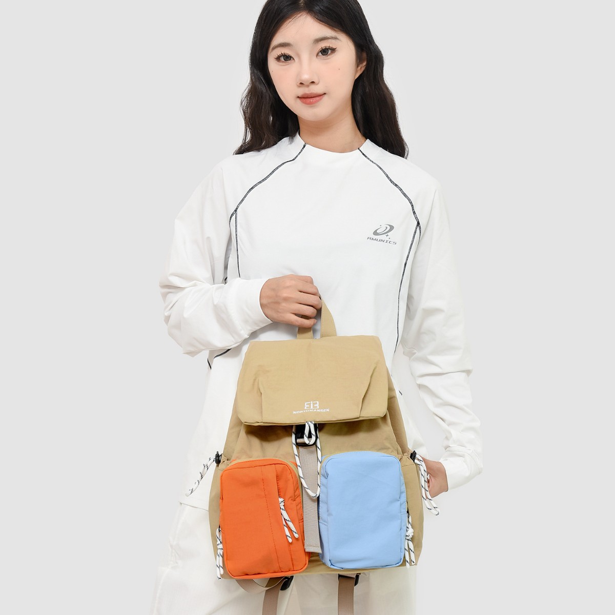 双肩背包户外登山爬山女旅游超轻便携新款夏季超薄徒步书包大容量