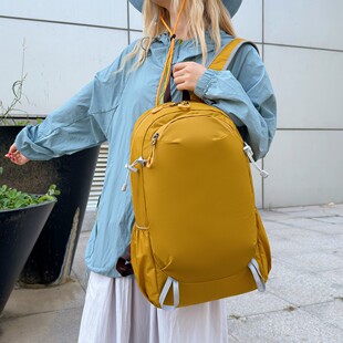 户外徒步登山包女轻便防水超轻运动双肩包露营旅游爬山轻量化背包