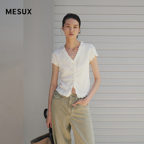 MESUX米岫26秋白色法式柔性穿搭泡泡肌理V领短袖MOFUD305