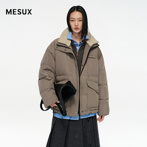 MESUX米岫25冬翠峰绒松弛感拼接针织领抗风中长款羽绒服MNWUL502