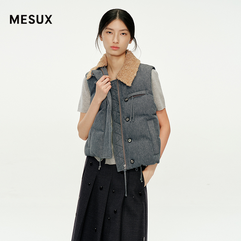 MESUX米岫25冬翠峰绒牛仔式毛领立领抽绳式马甲羽绒服MNWUL101
