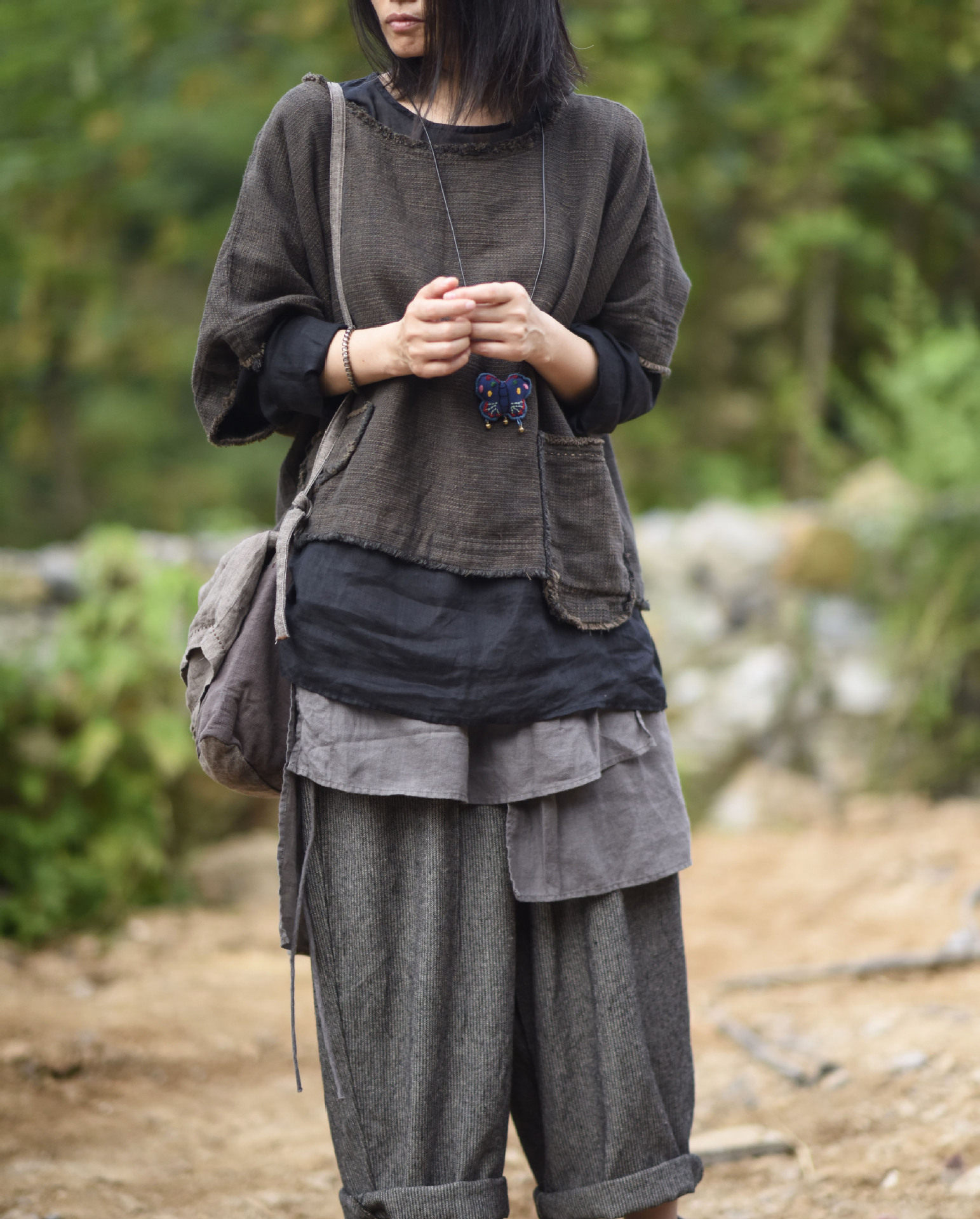 不规则拼贴围裙阔裤毛边T恤外搭