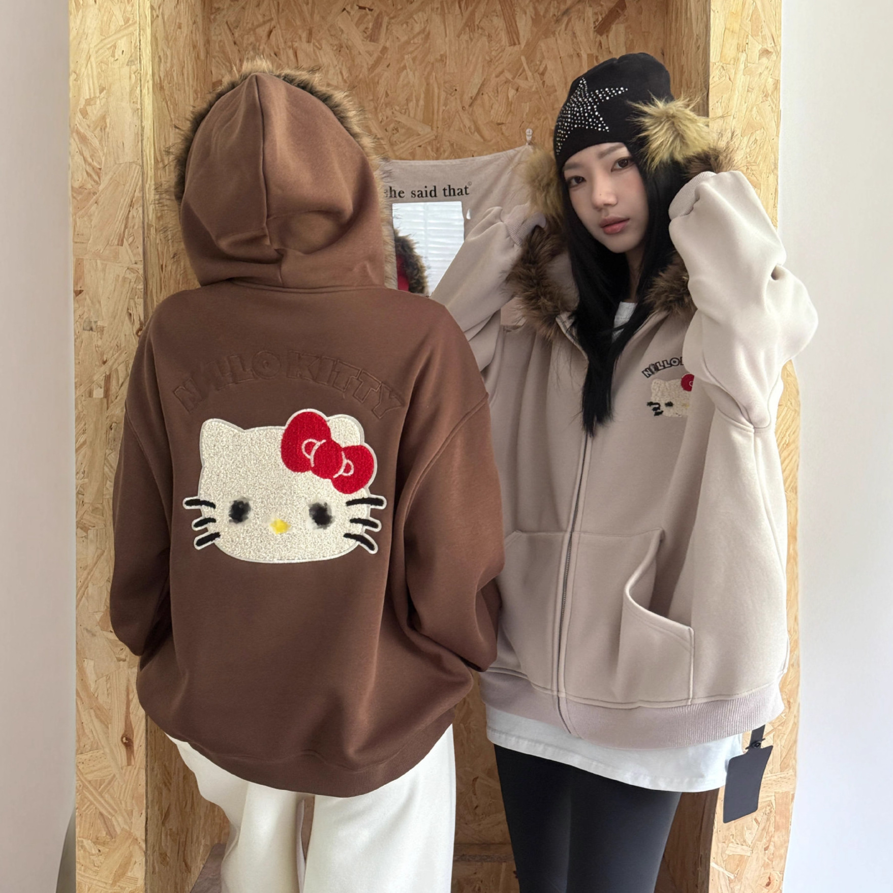 ME KAKAMEE十三行冬款重工植绒卡通KT刺绣加绒毛毛领外套卫衣9009