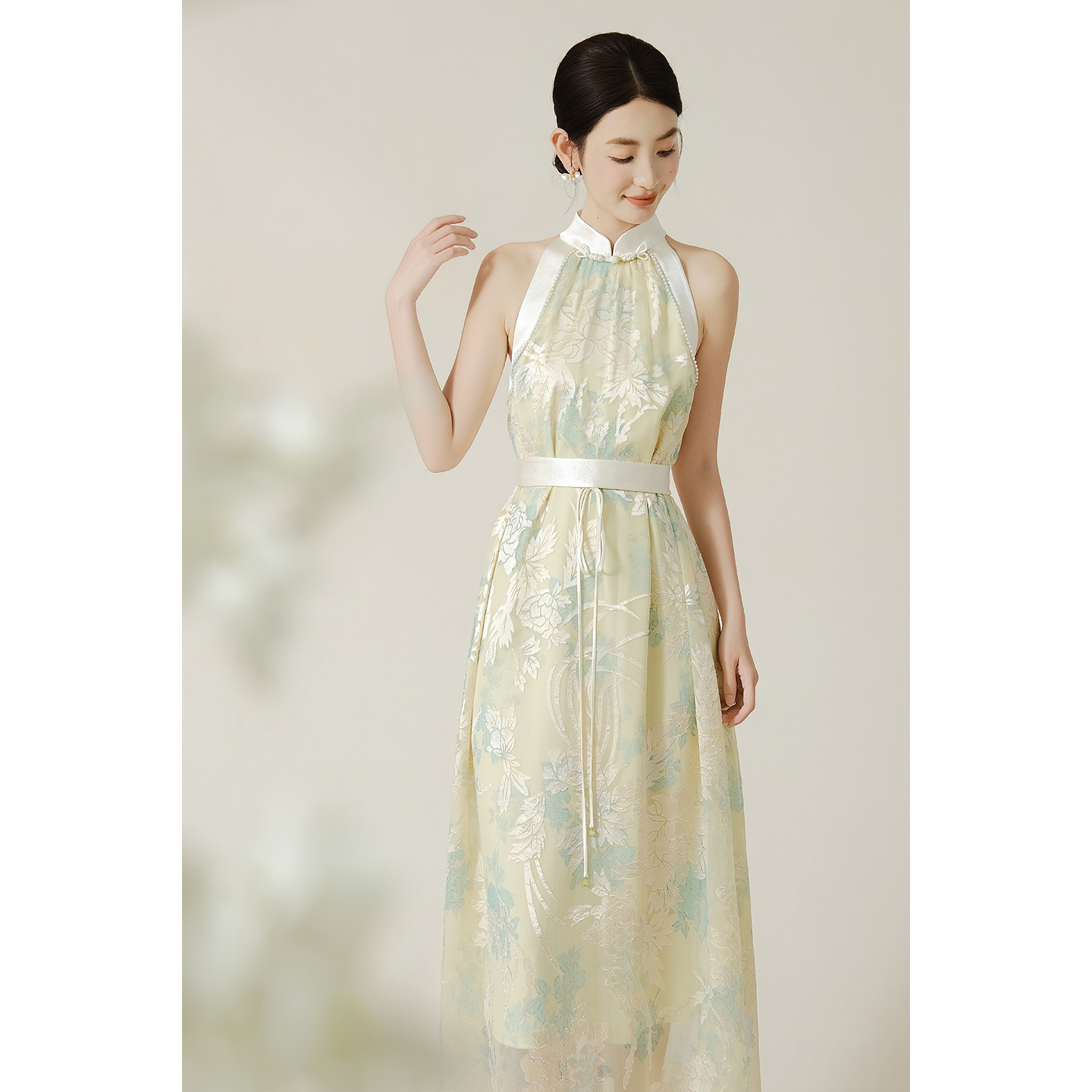 SHIBAI拾白新中式无袖挂脖露肩连衣裙女夏季海边度假高级感长裙