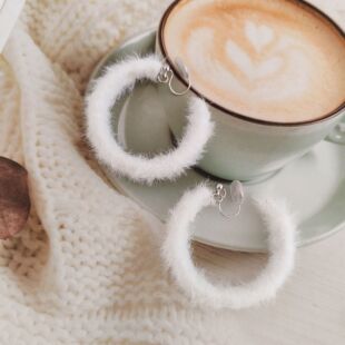 港风复古耳环白色毛绒圆脸大圈耳环圈圈秋冬蚊香盘耳夹无耳洞女