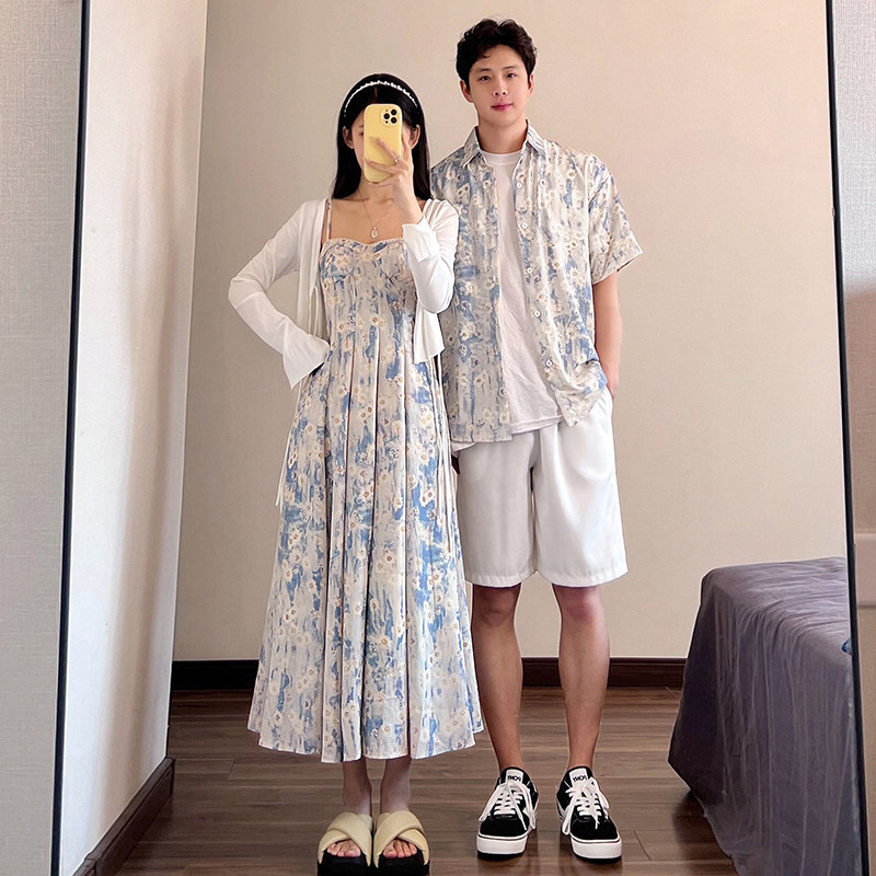 夏季2025情侣装油画衬衫长裙海边度假沙滩裙碎花吊带连衣裙高级感