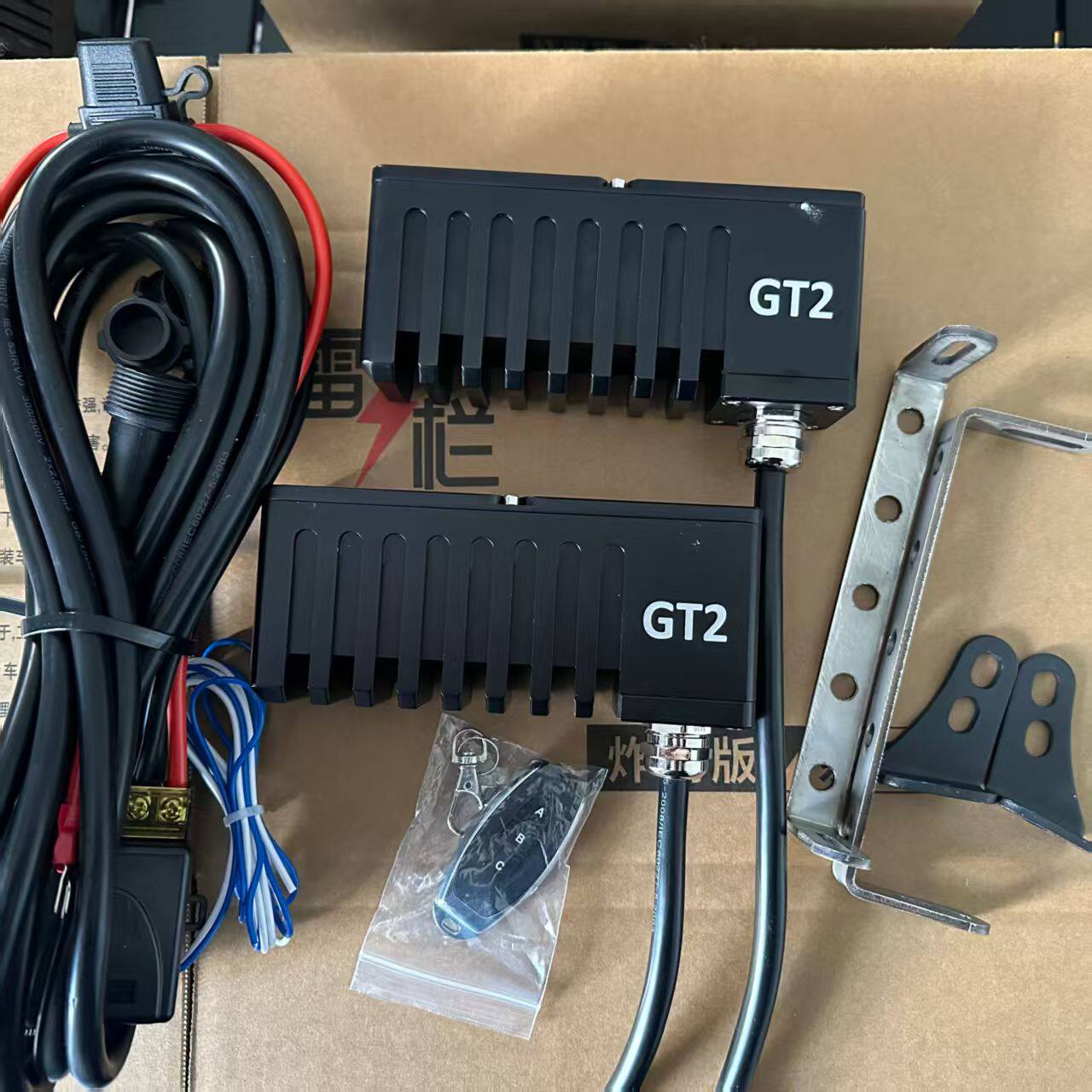 雷栏GT2大功率射灯越野牧马人前杠超亮led外置改装坦克300车顶灯