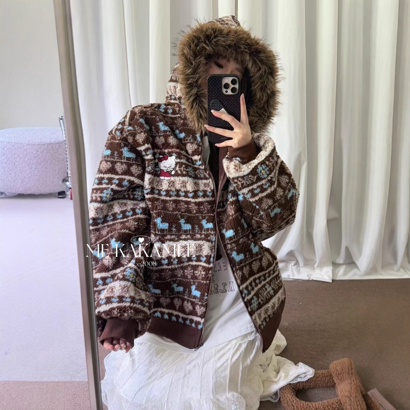 ME KAKAMEE十三行冬刺绣卡通KT羊羔毛宽松毛领连帽卫衣短外套可爱