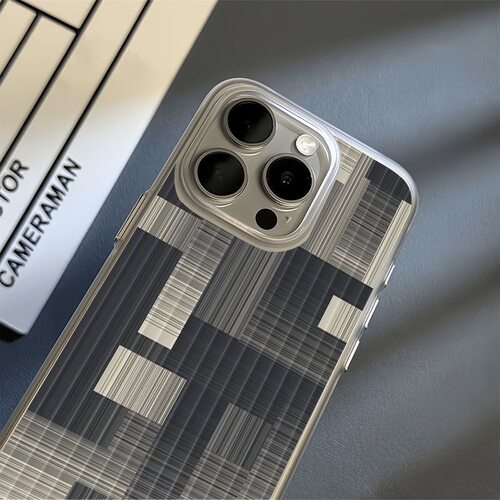 满屏重影空间渐变瓦楞纹磨砂适用于苹果16promax手机壳iPhone15新款16保护套1314硅胶防摔15pro透明壳12高级