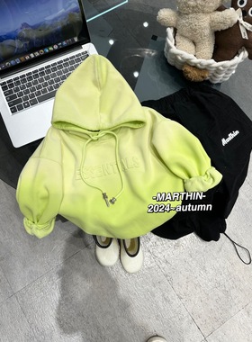 儿童潮色连帽卫衣2025秋款中小童洋气个性百搭渐变荧光绿色帽衫