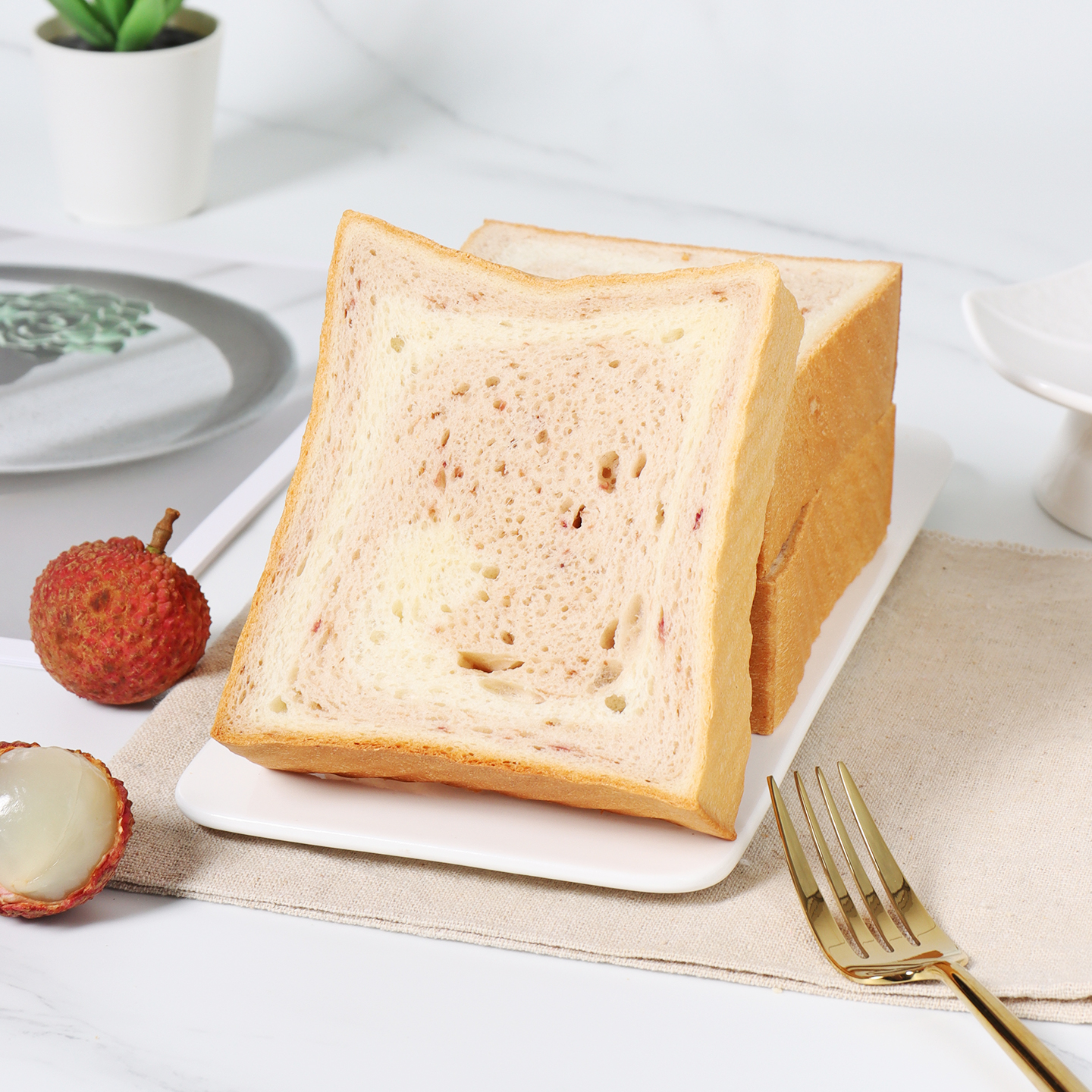 橡木盾玫瑰荔枝米厚切吐司