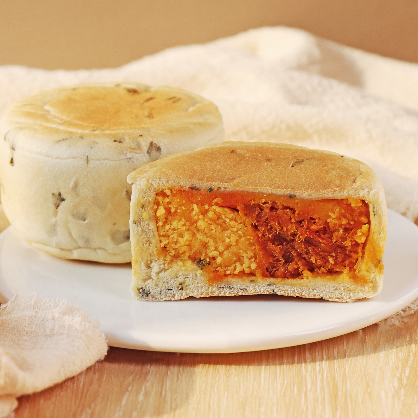 橡木盾香葱蛋黄米墩墩面包