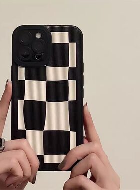 适用于棋牌格用于iPhone16/1514/13/12/11/x/8手机壳几何16pro拼接苹果14promax潮牌13pro保护套se/8/7全包15