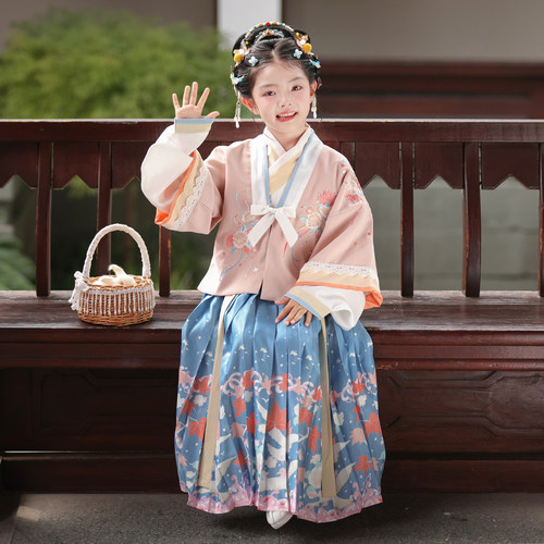 女童明制汉服重工刺绣马面裙套装