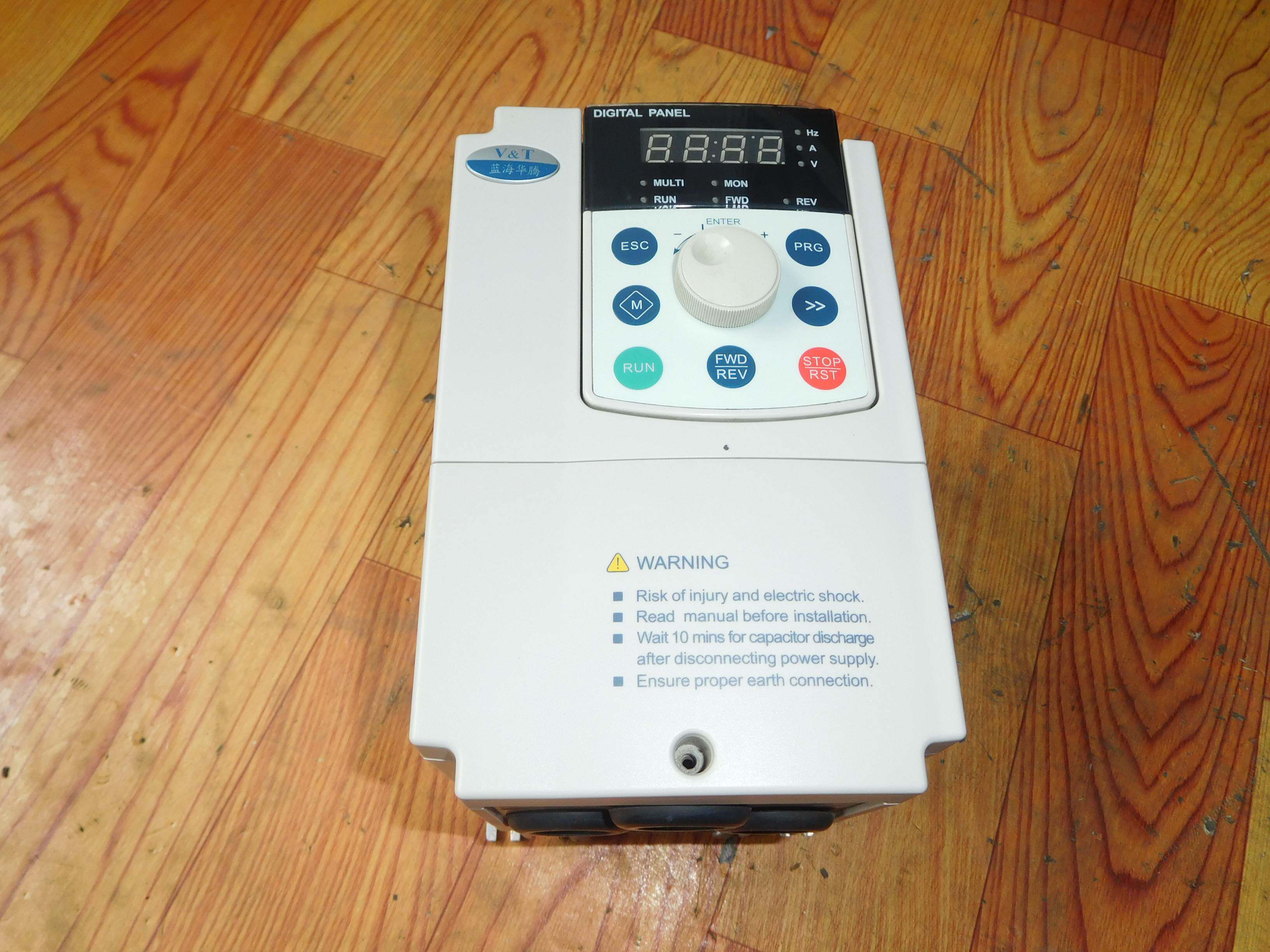 二手 蓝海华腾变频器v5-t-4t3.7-t8 3.7kw 380v 实物图询价