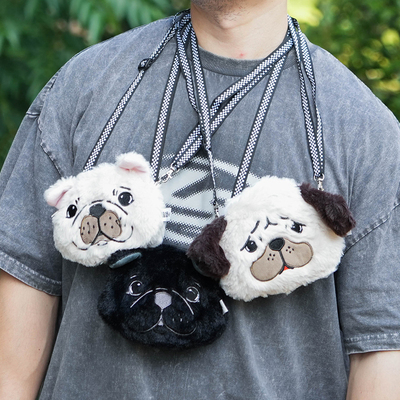 原创宠物狗发声玩具可爱毛绒巴哥法斗黑法斗遛狗耳机包挂件斜跨包