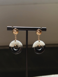 水墨琼影原创和田玉青花籽料18K金耳环 钻光流转平安之环