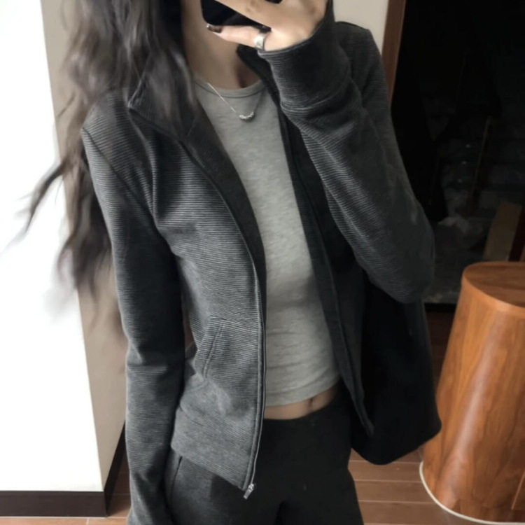 即墨条纹立领修身外套女收腰卫衣