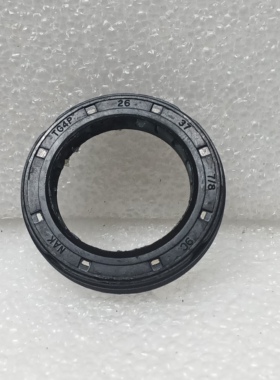 26X37X7/8  尺寸 26X37X7/8mm 方向机油封