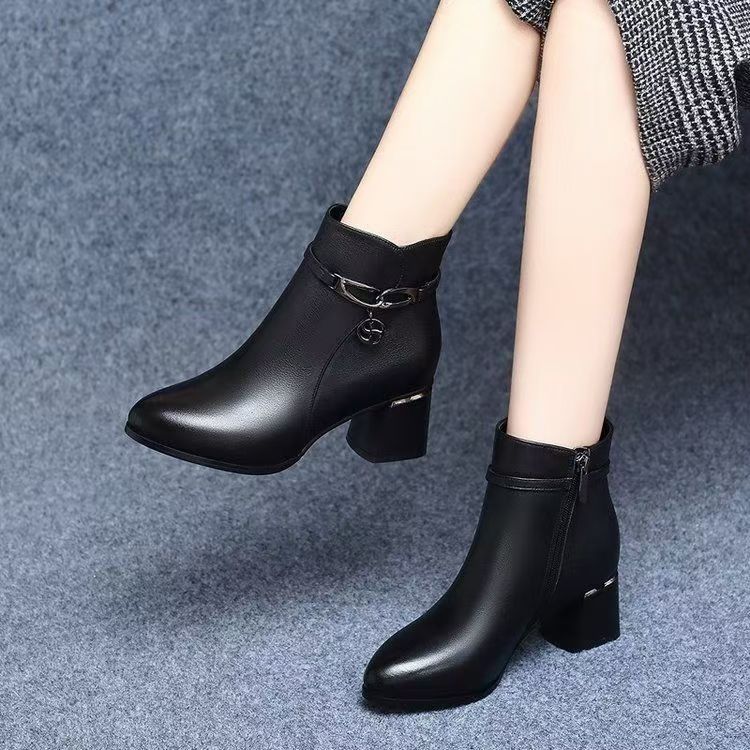 真皮粗跟短靴女2025冬季加绒马丁靴软底中年妈妈棉靴女士皮鞋单靴