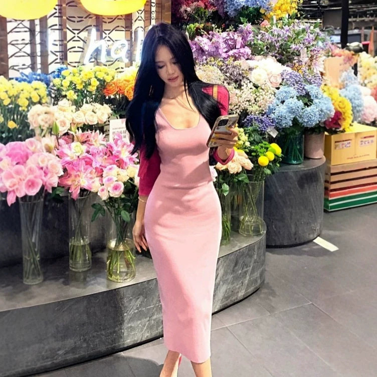粉色u领针织吊带连衣裙女夏季显身材收腰中长款纯欲修身包臀裙子