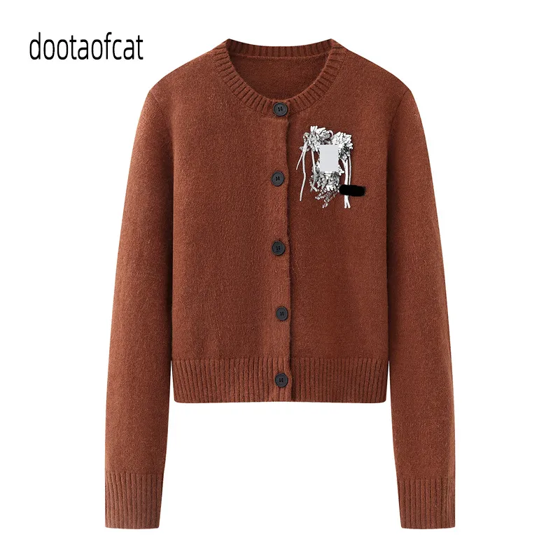 预2025冬新款女装甜美显瘦亮片立体刺绣花毛针织开衫上衣XRJ6M12D