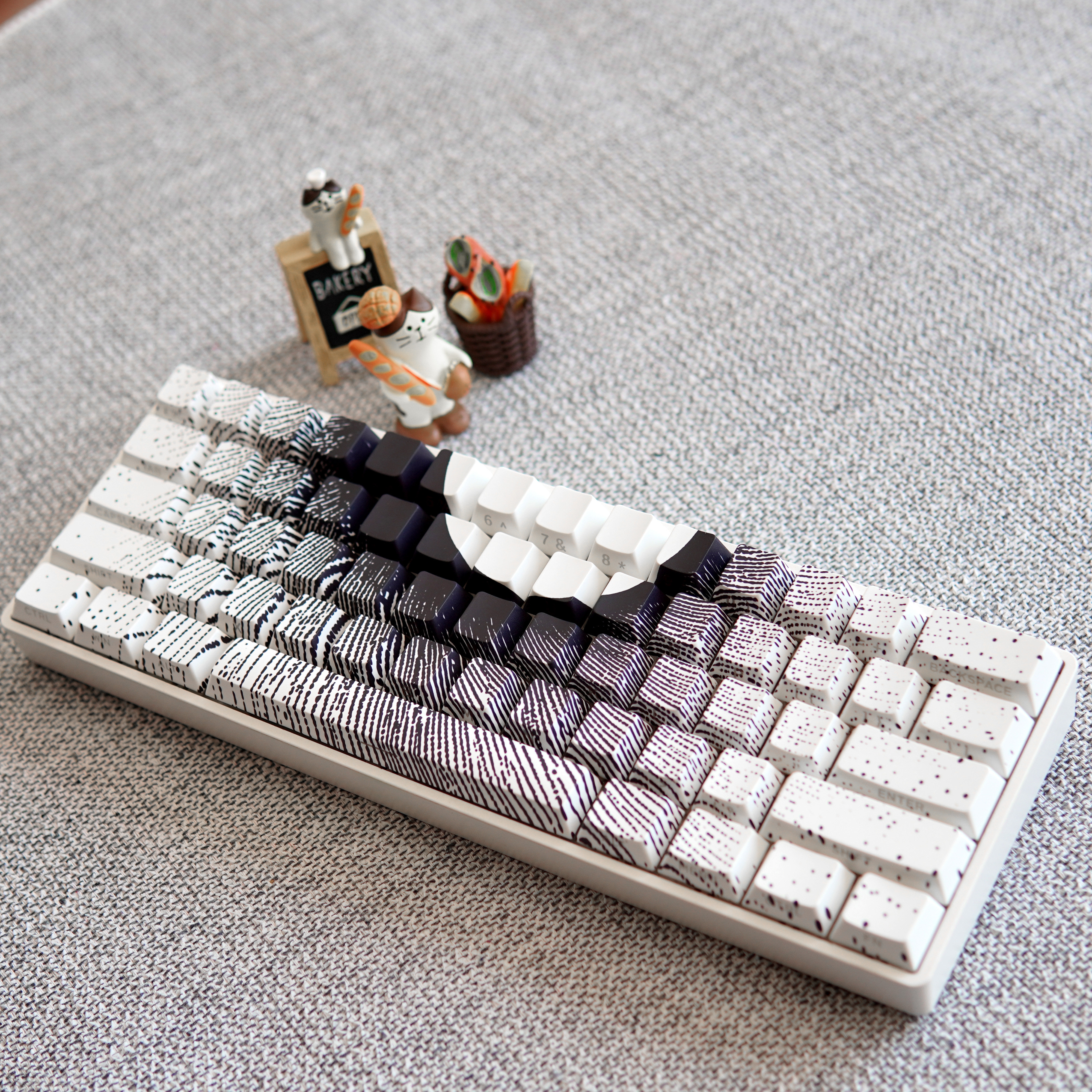 日冕时刻 白黑经典百搭 原厂侧刻透光高度热升华工艺高品质现货