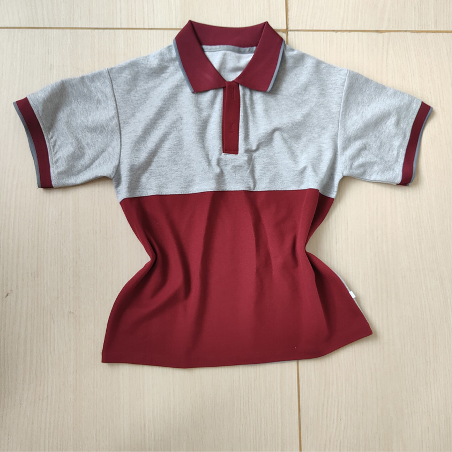 上浅灰下酒红校服短袖酒红领拼灰边男女校园高中小通用班服POLO衫