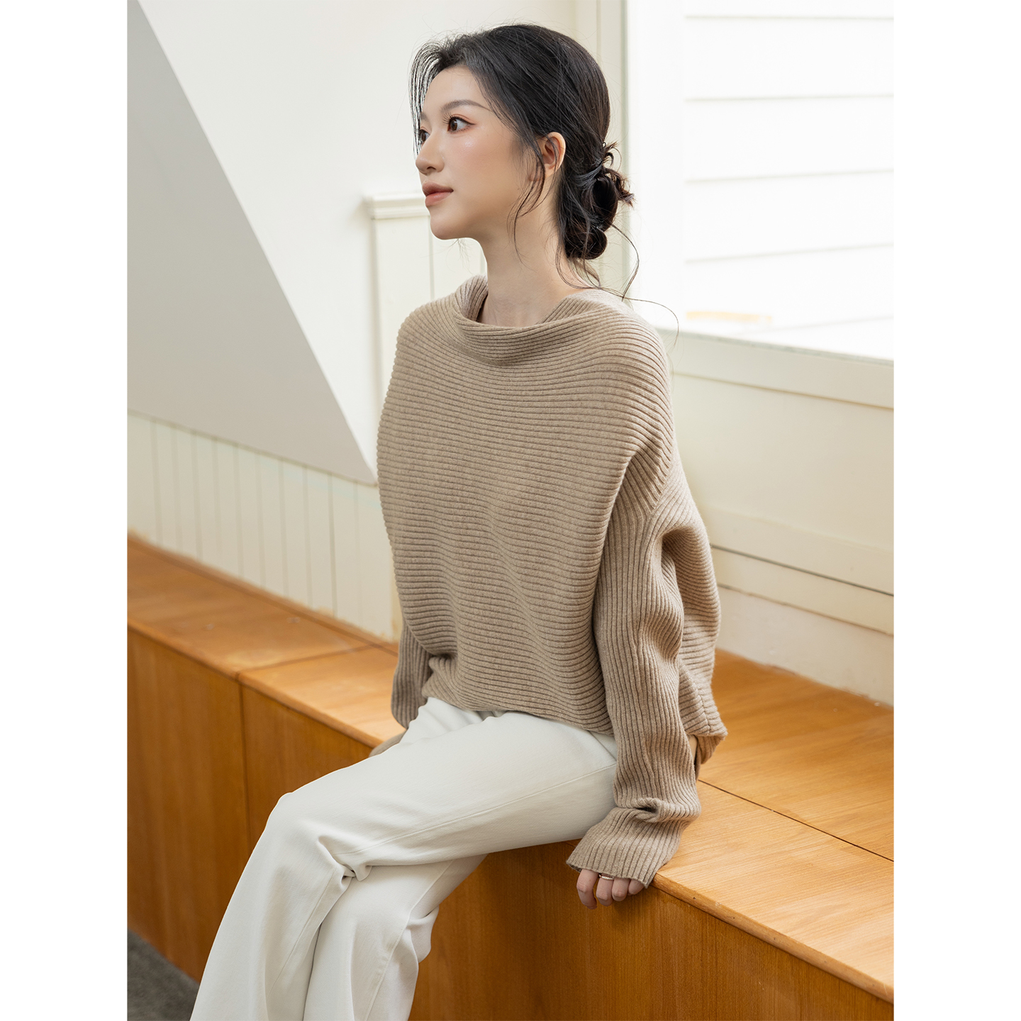 SerioLudere蛋仔很懒/燕麦色羊毛荡领设计感宽松遮肉显瘦针织毛衣